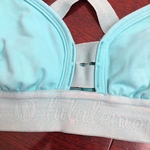 lululemon athletica Tops - Lululemon size 4 Blue Sports Bra lululemon athletica Tops - Lululemon size 4 Blue Sports Bra